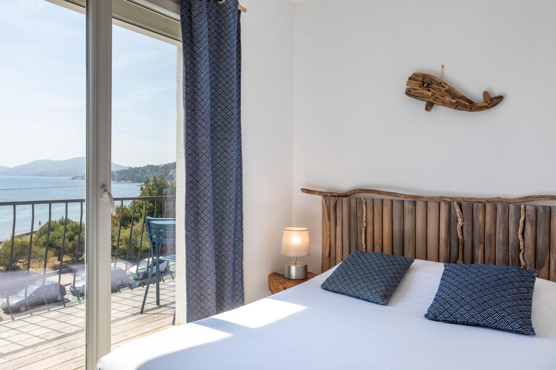 Hotel Almanarre Plage - Hotel Eco-Responsable Face A La Mer Hyeres Exterior photo