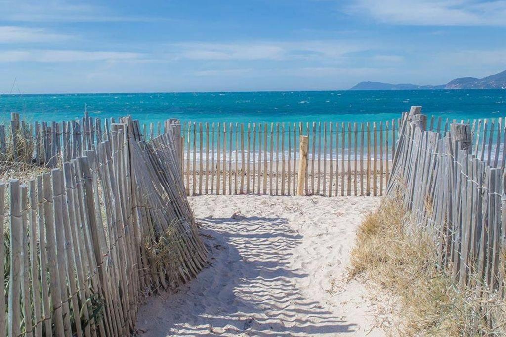 Hotel Almanarre Plage - Hotel Eco-Responsable Face A La Mer Hyeres Exterior photo